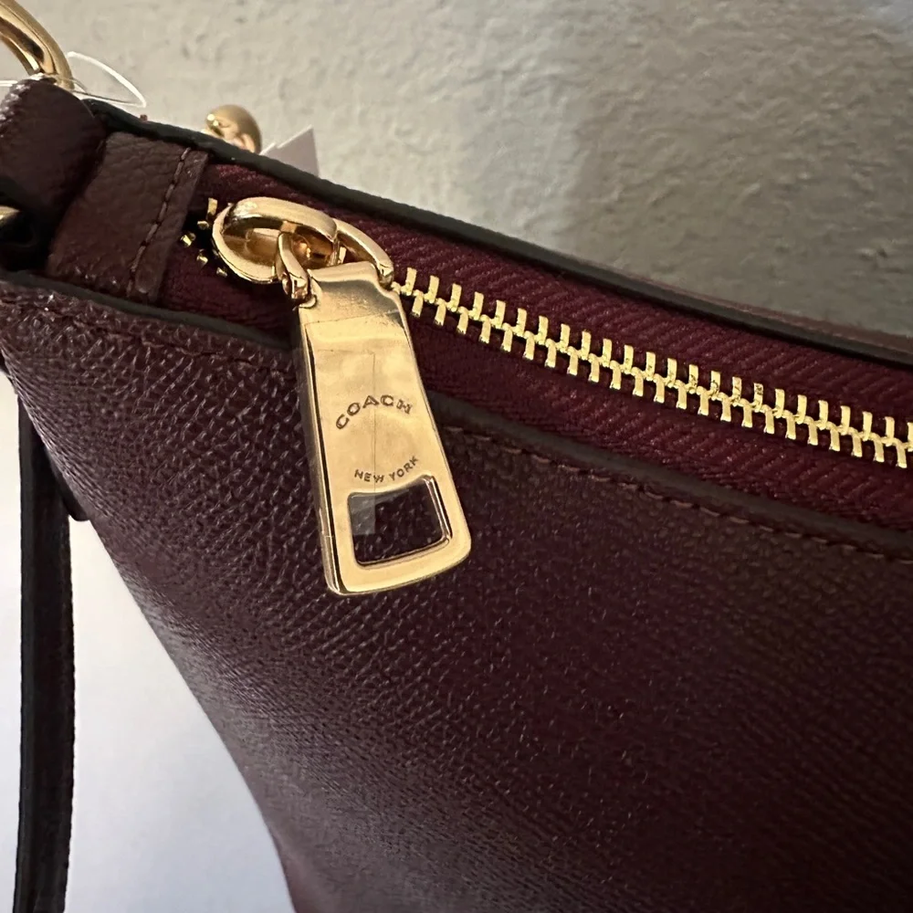 NWT COACH Zip Top‎ Leather Shoulder Bag